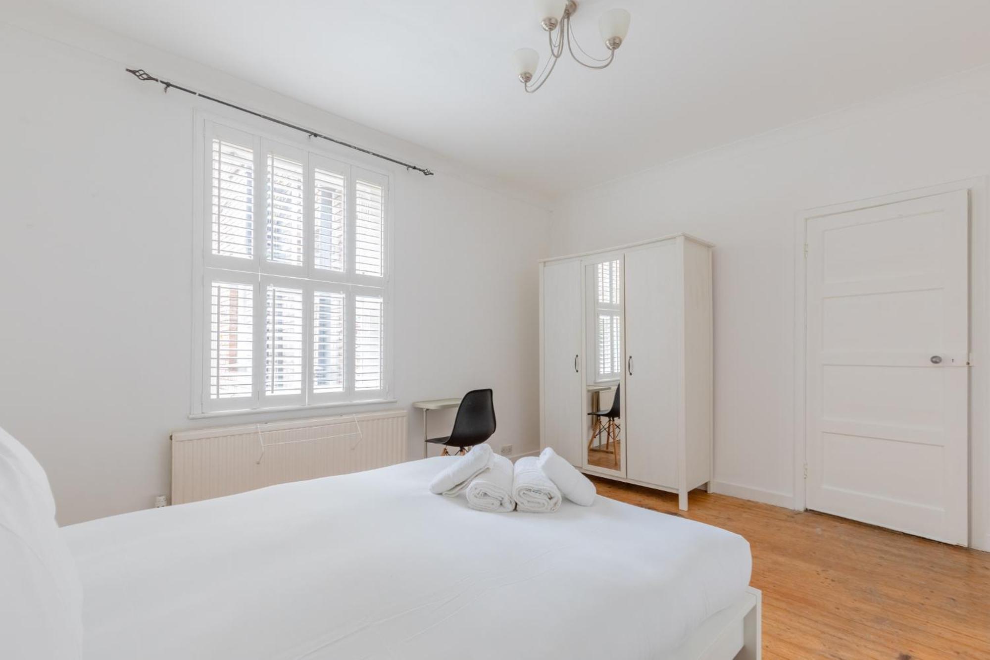Spacious 3bd Flat W Garden Near Clapham Common Londra