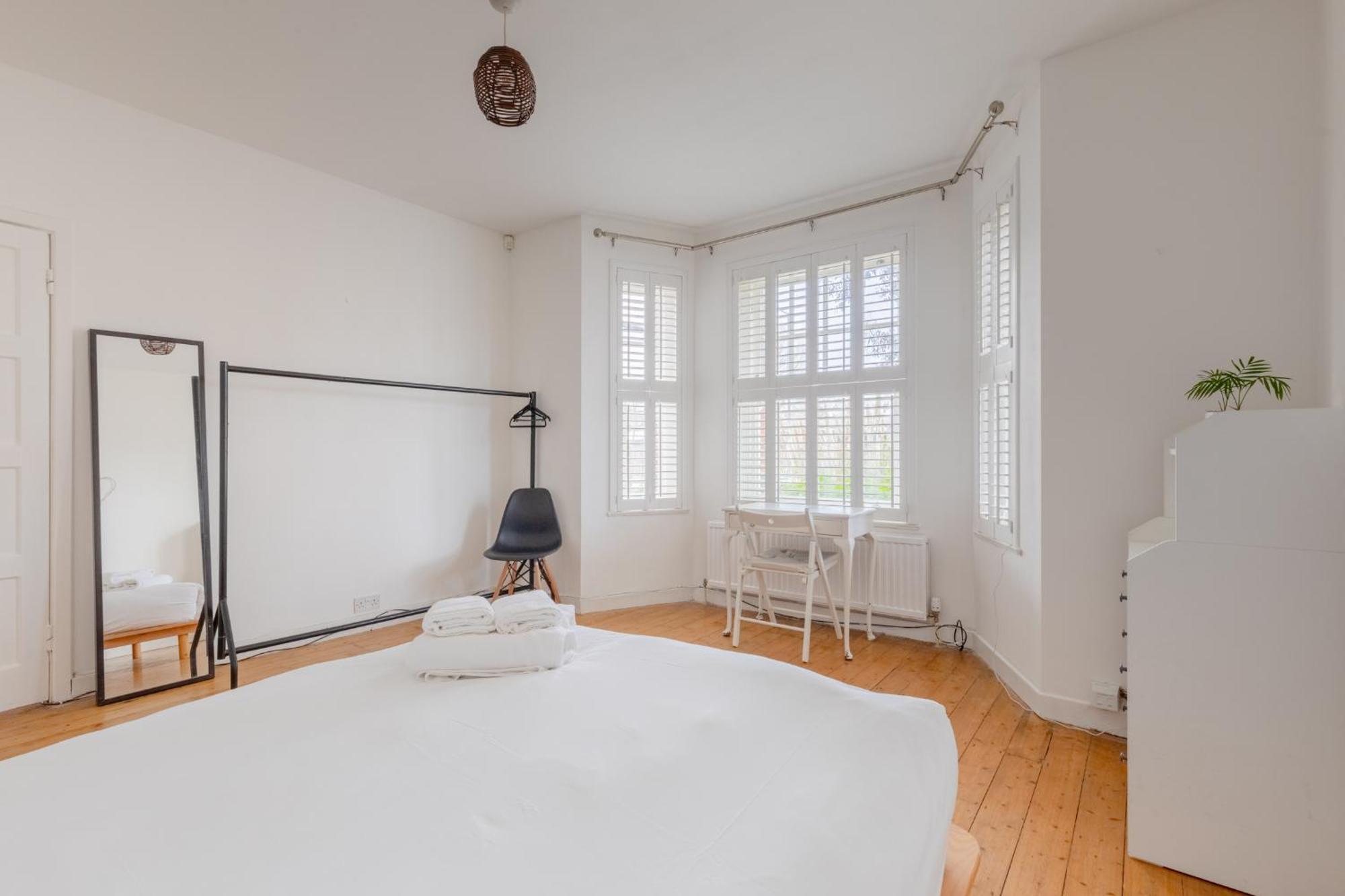 Spacious 3bd Flat W Garden Near Clapham Common